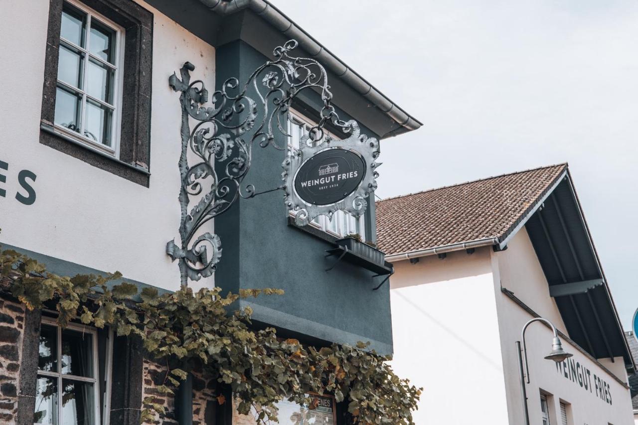 Weinhaus Fries Hotel Kattenes Exterior photo