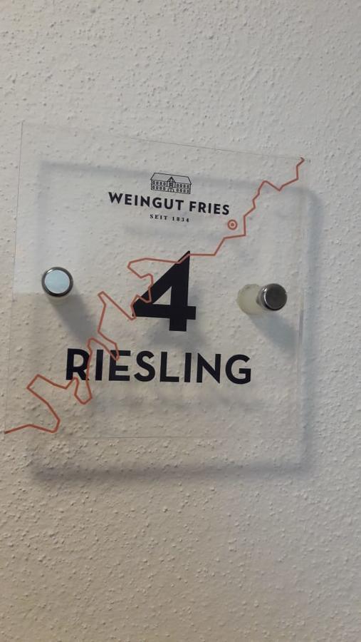 Weinhaus Fries Hotel Kattenes Exterior photo